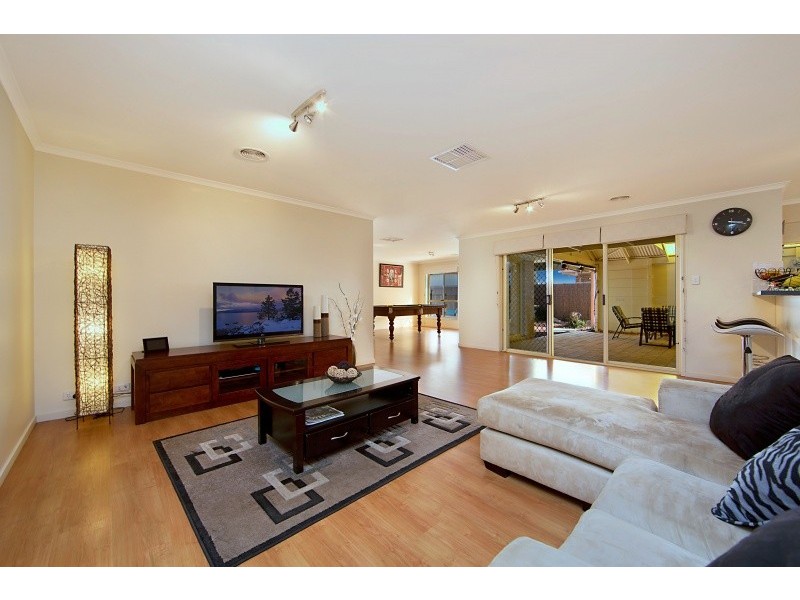 77 President Avenue, Andrews Farm SA 5114