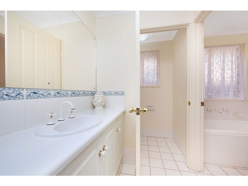 77 President Avenue, Andrews Farm SA 5114