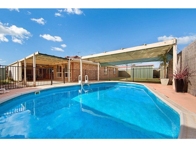 77 President Avenue, Andrews Farm SA 5114