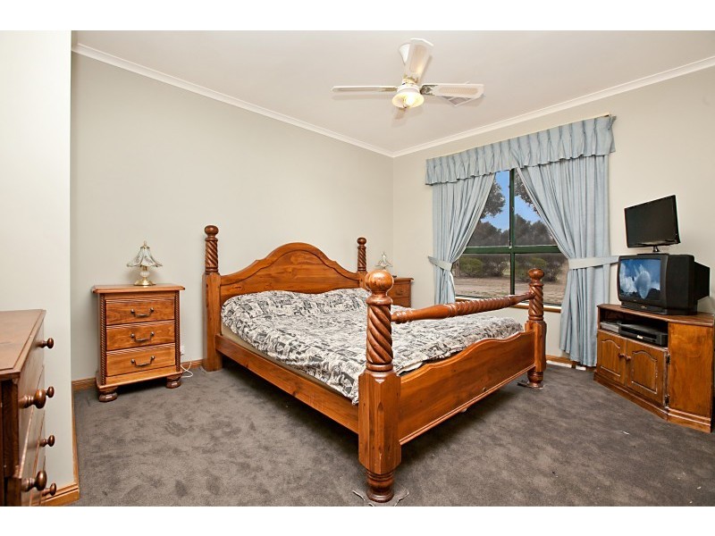 68 Dawkins Rd, Lewiston SA 5501