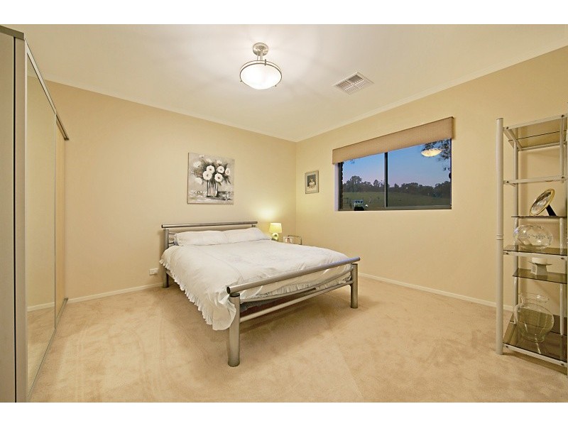 2 Whiteman Road, Williamstown SA 5351