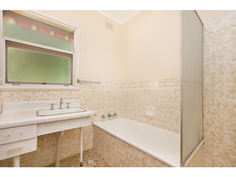 1 McKinlay Avenue, Gawler East SA 5118