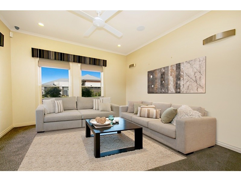 1 Hawick Avenue, Blakeview SA 5114