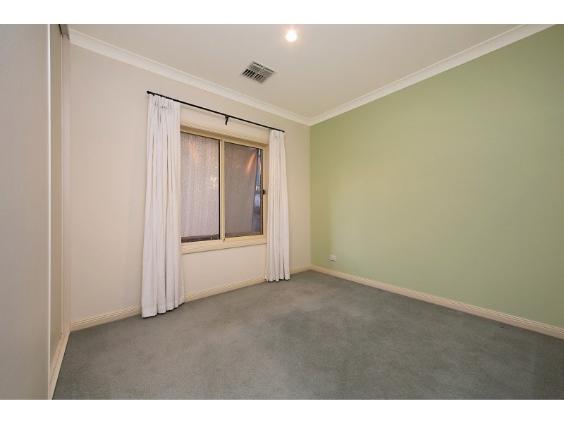 4 McKinlay Drive, Hewett SA 5118