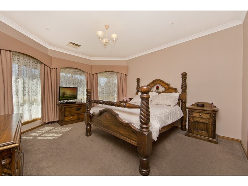 15 Greening Drive, Evanston Park SA 5116