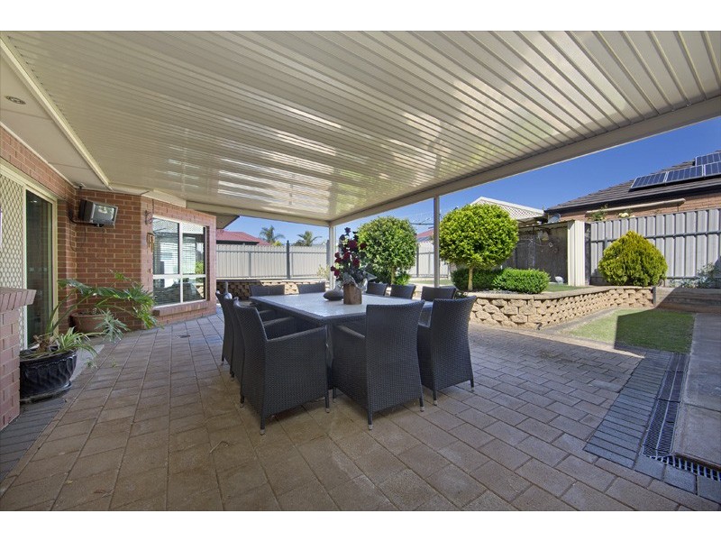 15 Greening Drive, Evanston Park SA 5116