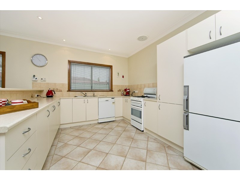 17 Goldfinch Way, Hewett SA 5118