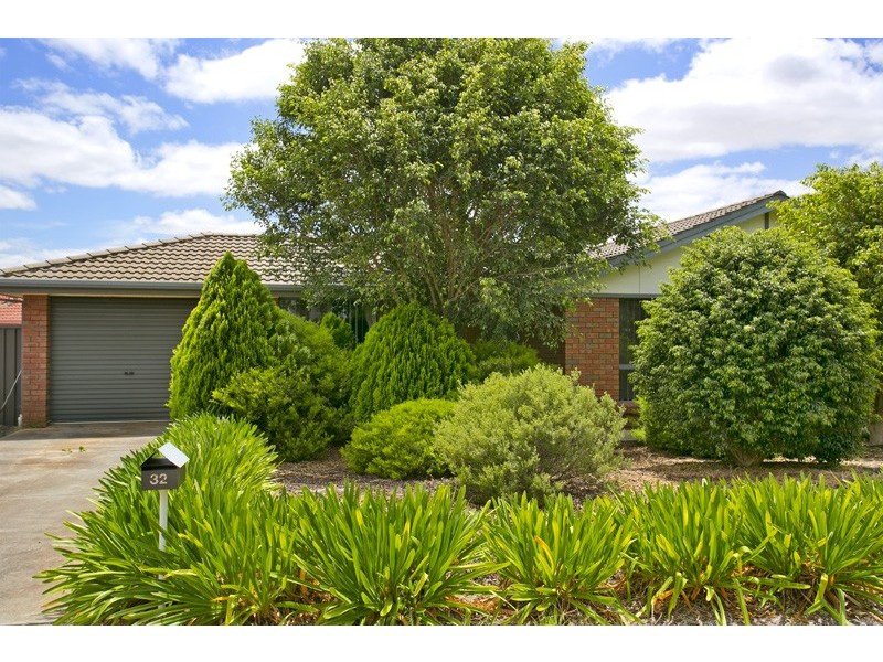 32 Oxford Tce, Blakeview SA 5114