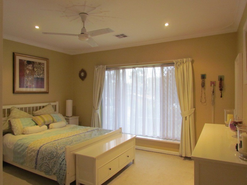 2 Demaret Avenue, Fairview Park SA 5126