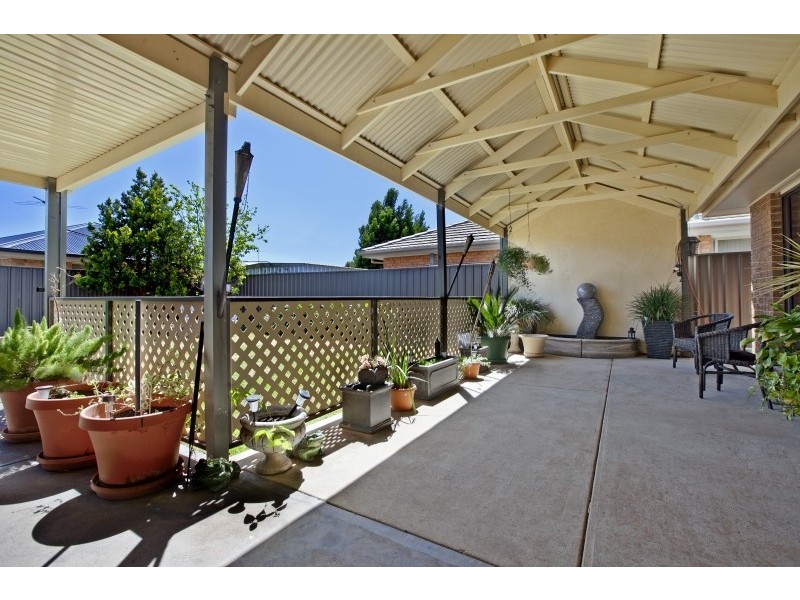 17 Redford Crt, Paralowie SA 5108