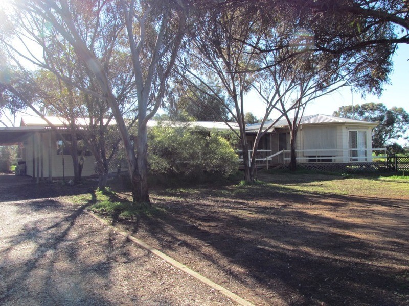 32 Goward Road, Owen SA 5460