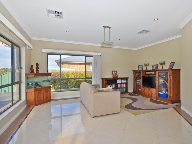 33 Carpentaria Way, Hewett SA 5118