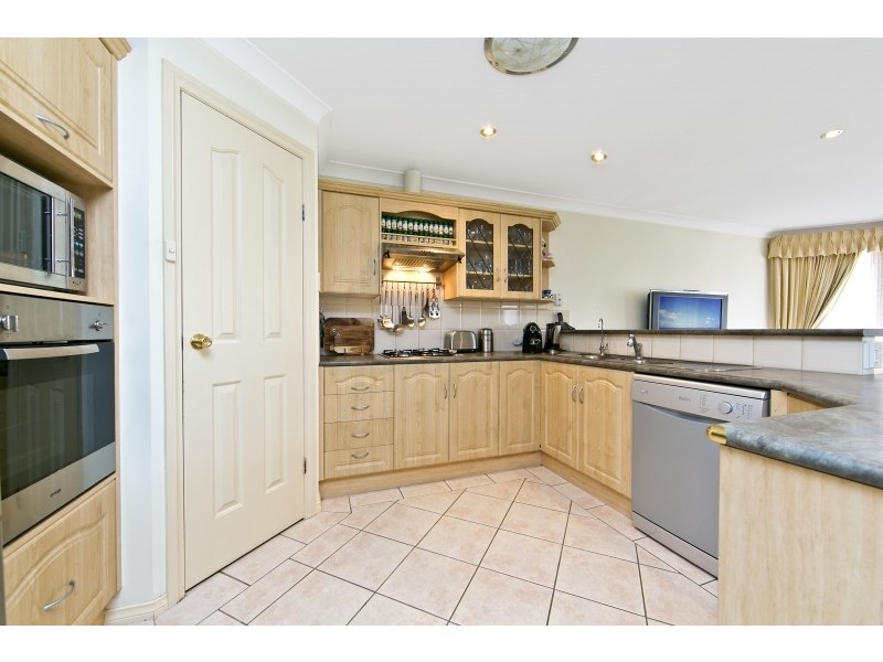 13 Rossiter Drive, Evanston Park SA 5116