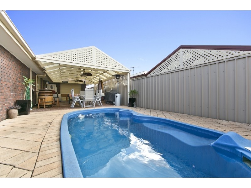 13 Rossiter Drive, Evanston Park SA 5116