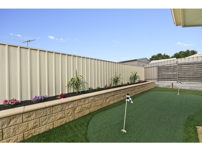 13 Rossiter Drive, Evanston Park SA 5116