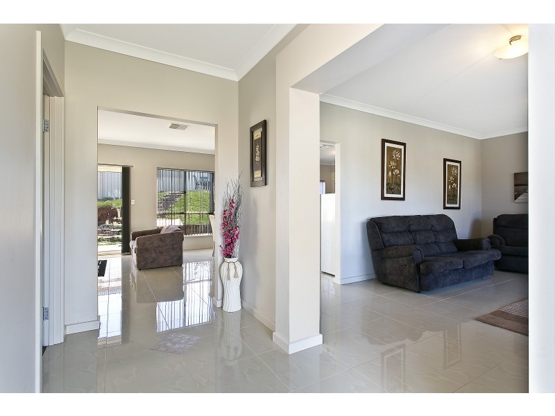 43 Thompson Circuit, Evanston Park SA 5116