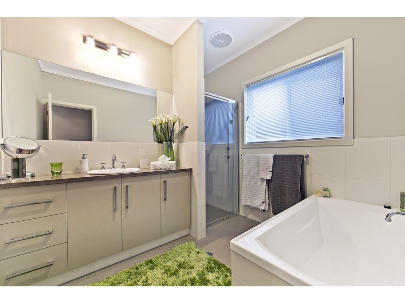 8 St Germain Ave, Andrews Farm SA 5114