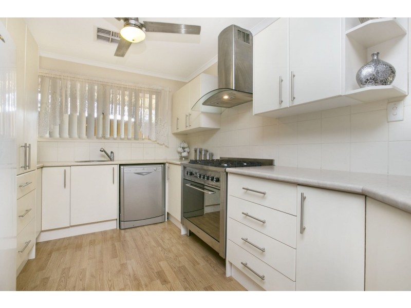 5 John Bull Court, Andrews Farm SA 5114