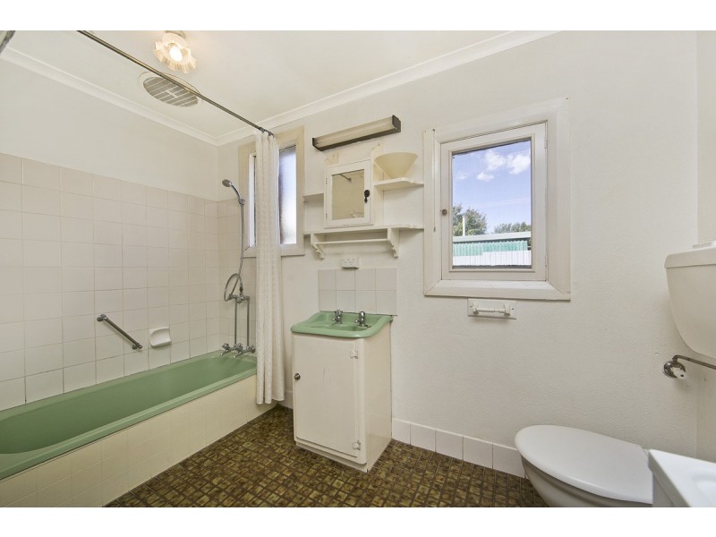 8 Davies Street, Willaston SA 5118