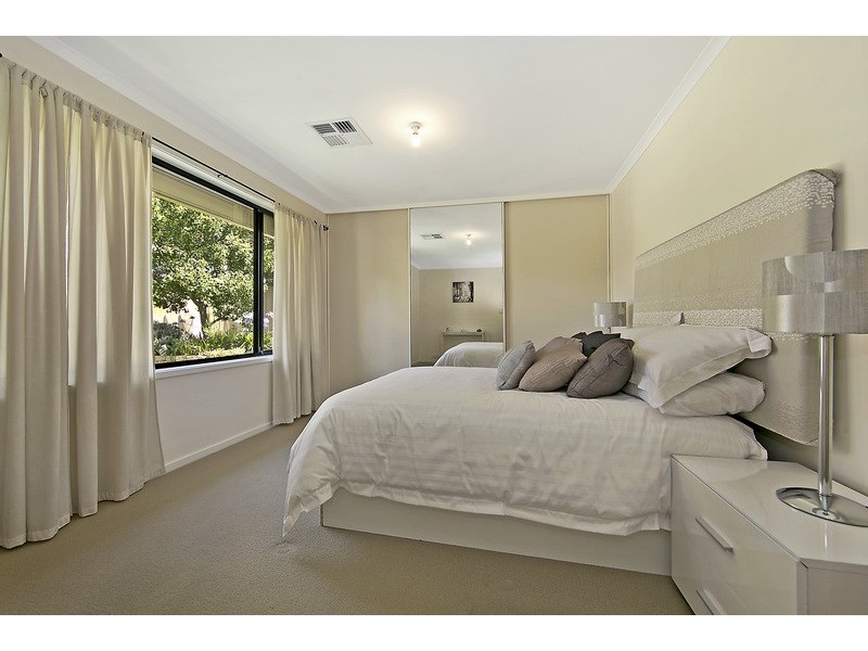 13 Clift Close, Evanston SA 5116