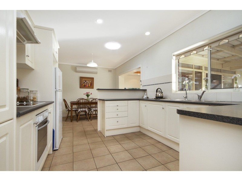 13 Elizabeth Ave, Nuriootpa SA 5355