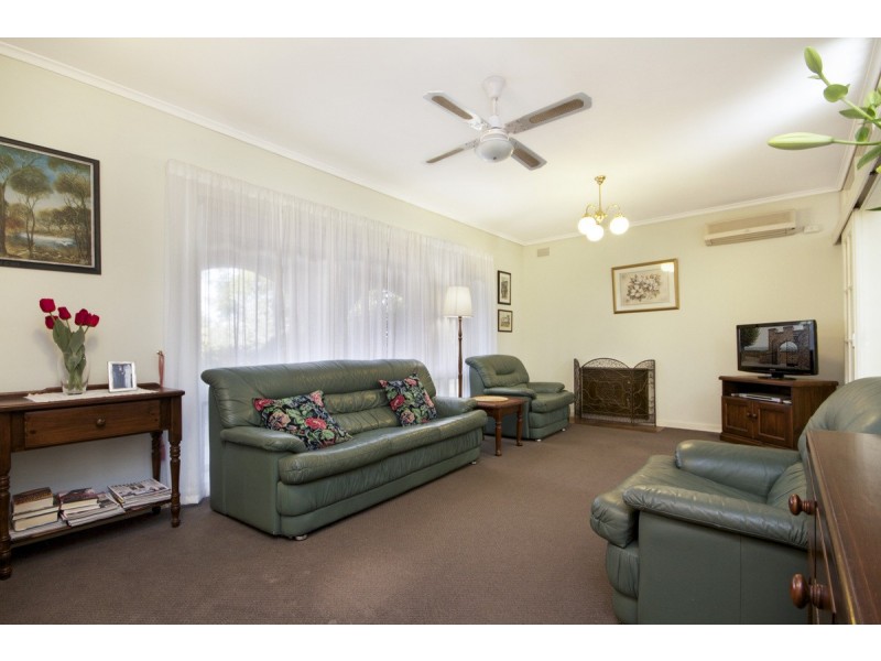 13 Elizabeth Ave, Nuriootpa SA 5355