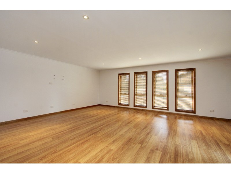 2 Coombs Court, Lewiston SA 5501