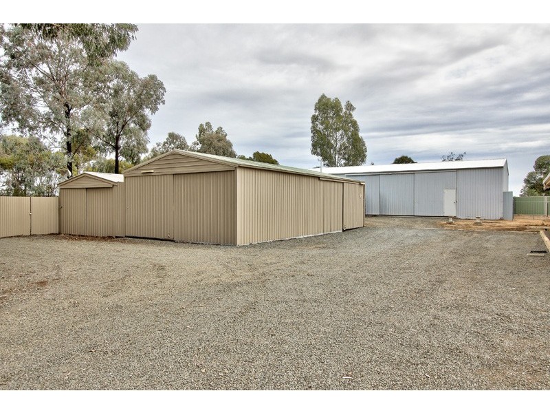 2 Coombs Court, Lewiston SA 5501