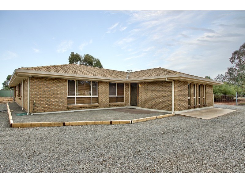 2 Coombs Court, Lewiston SA 5501