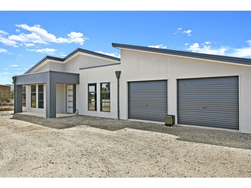 12 Ruskin Road, Thompson Beach SA 5501