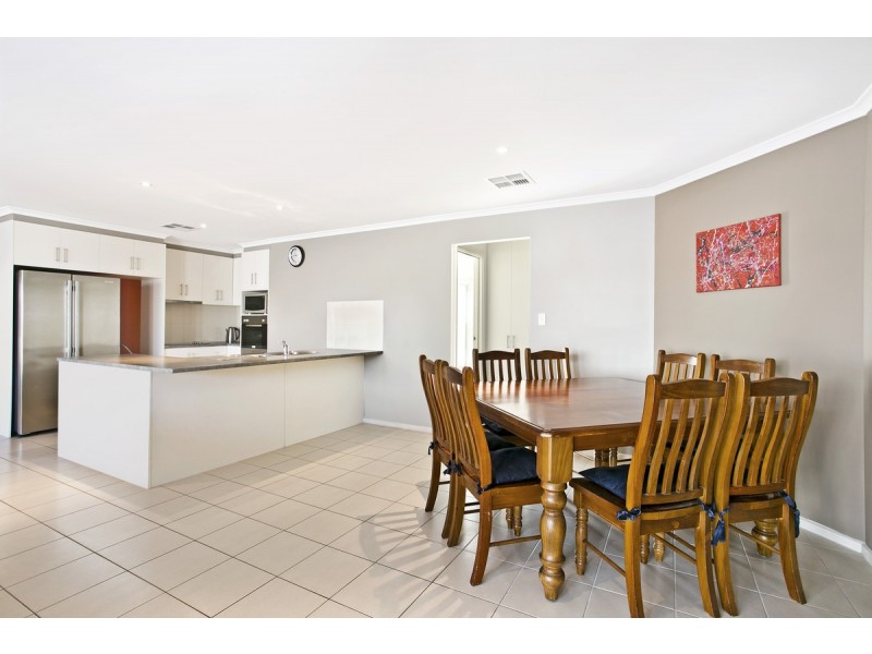 12 Ruskin Road, Thompson Beach SA 5501