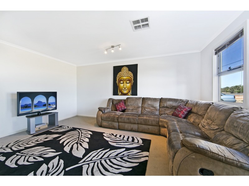 12 Ruskin Road, Thompson Beach SA 5501