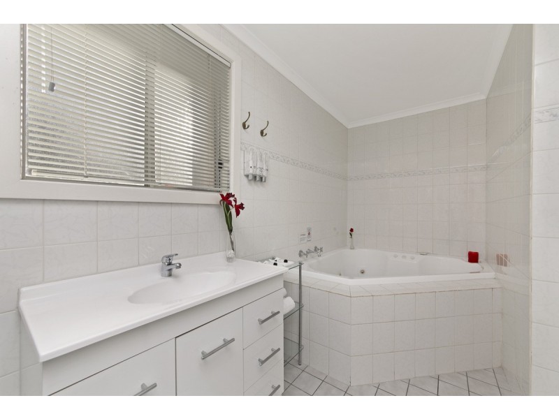 74A Main North Road, Clare SA 5453