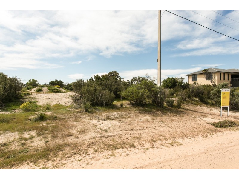 31 The Esplanade, Thompson Beach SA 5501