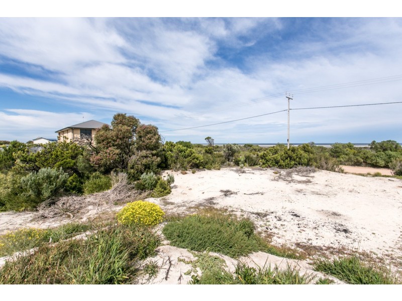 31 The Esplanade, Thompson Beach SA 5501