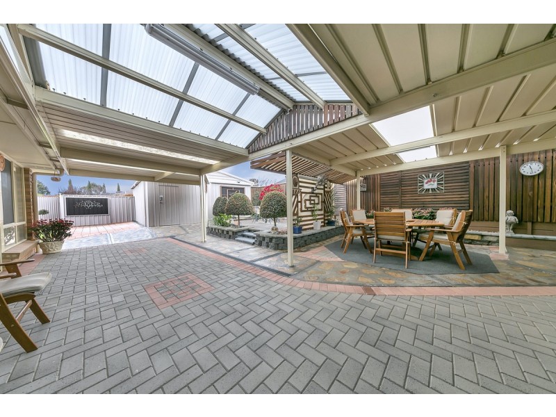 11 Thiele Crescent, Evanston Park SA 5116