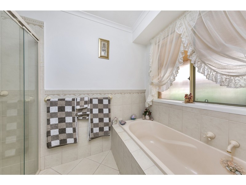 11 Thiele Crescent, Evanston Park SA 5116