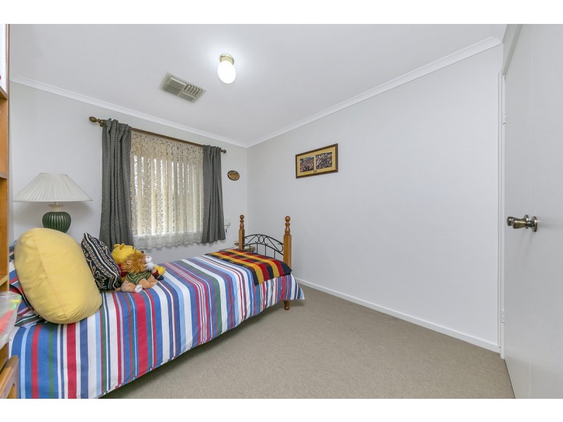 11 Thiele Crescent, Evanston Park SA 5116