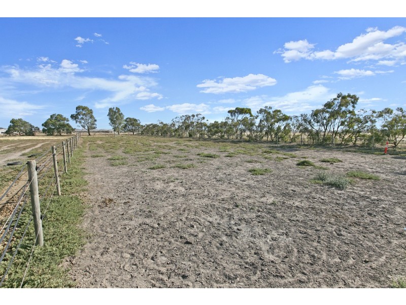 22 Coats Road, Lewiston SA 5501