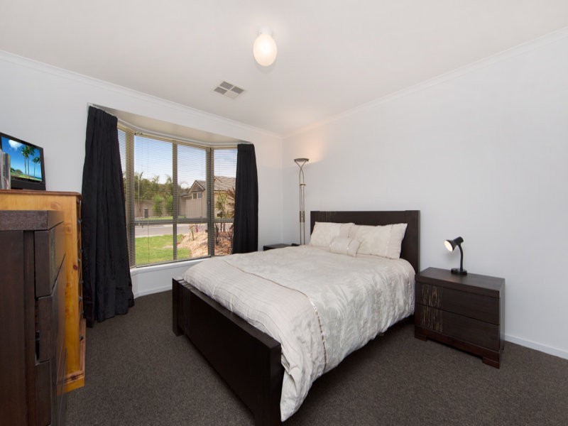 47 Mitchell Drive, Evanston Park SA 5116