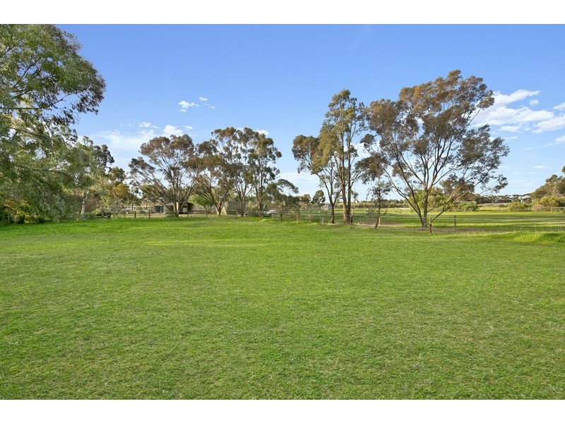 6 Lawrie Road, Lewiston SA 5501