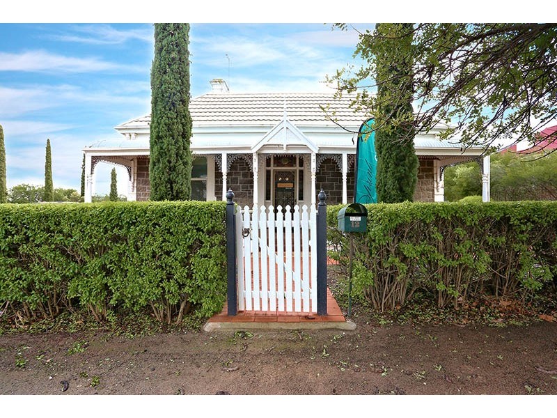 12 Basedow Road, Tanunda SA 5352
