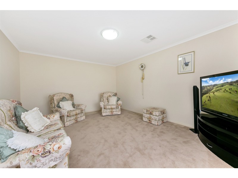 102 Sunnyside Drive, Evanston Park SA 5116