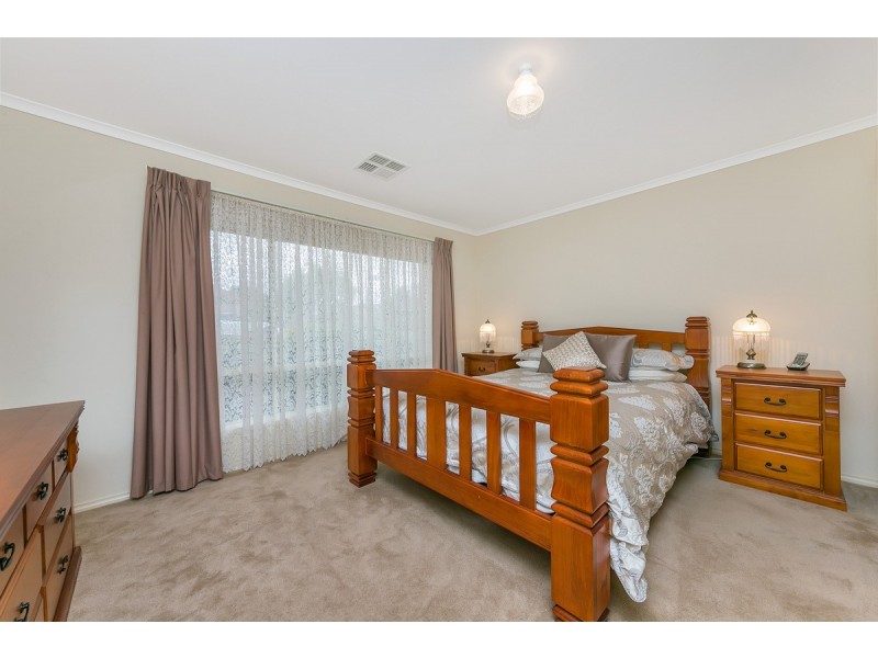 102 Sunnyside Drive, Evanston Park SA 5116