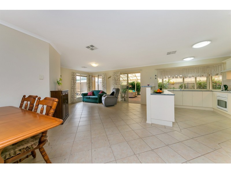 102 Sunnyside Drive, Evanston Park SA 5116