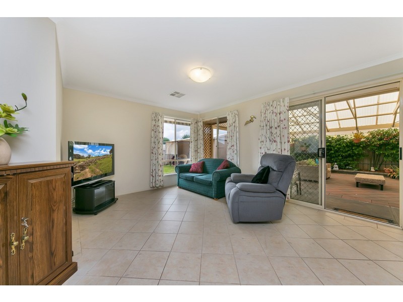 102 Sunnyside Drive, Evanston Park SA 5116