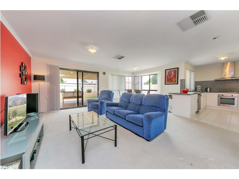 6 Charta Cct, Smithfield SA 5114