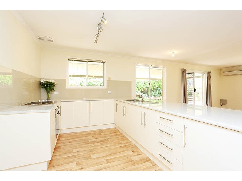 8 Salem Road, Penrice SA 5353