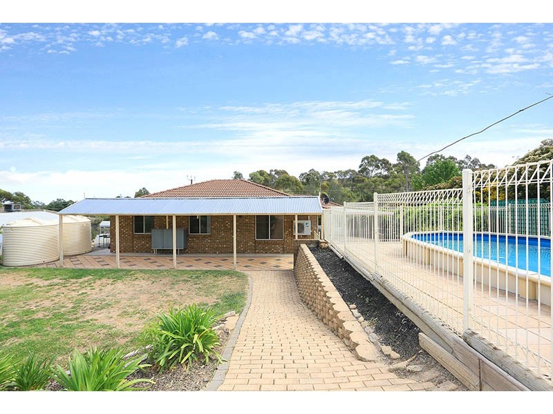 8 Salem Road, Penrice SA 5353