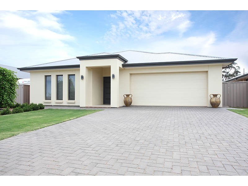 10 Moore Avenue, Nuriootpa SA 5355